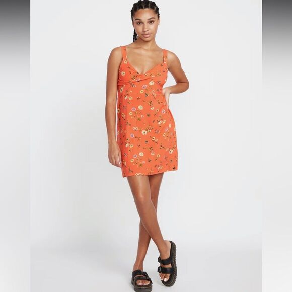 NWT VOLCOM HEY BUDZ DRESS - DARK CORAL. Size Large - Picture 1 of 9